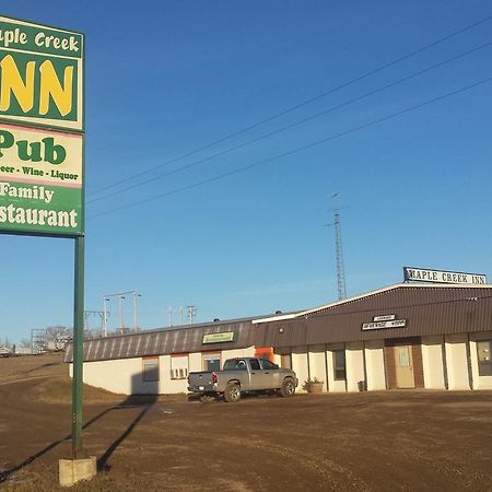 Maple Creek Motor Inn Buitenkant foto
