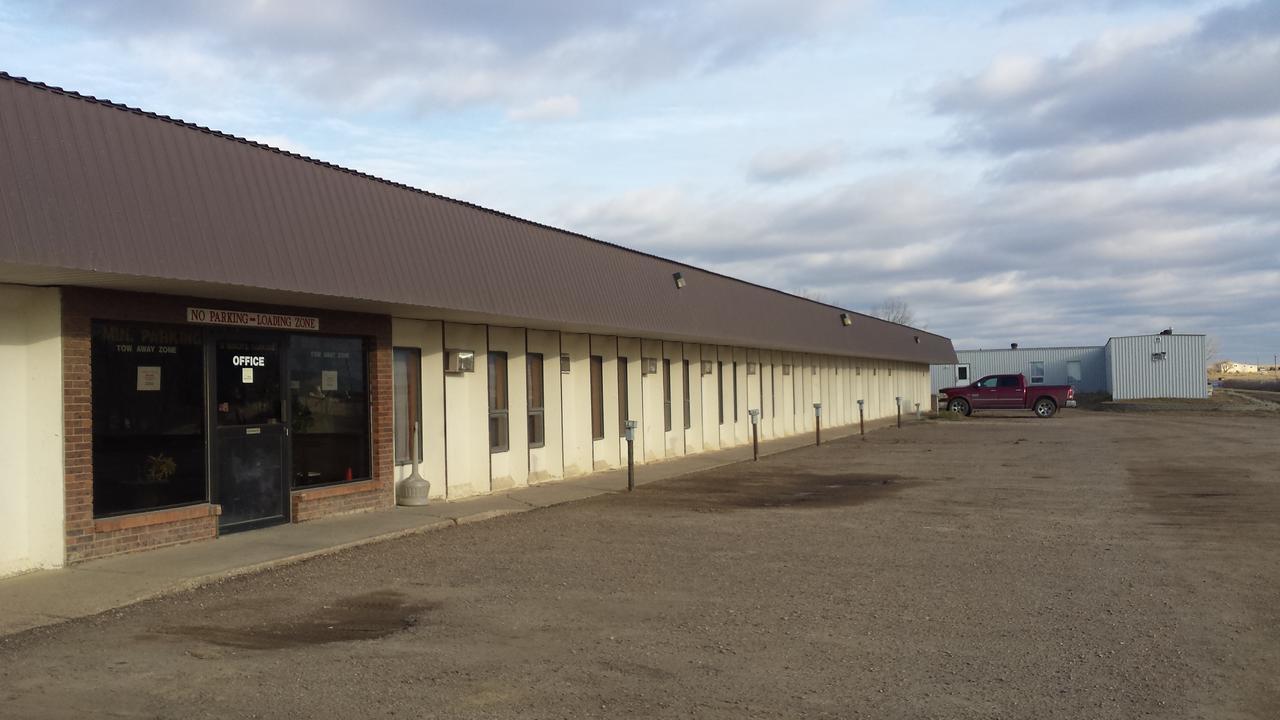 Maple Creek Motor Inn Buitenkant foto